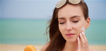 زدن کرم ضد آفتاب