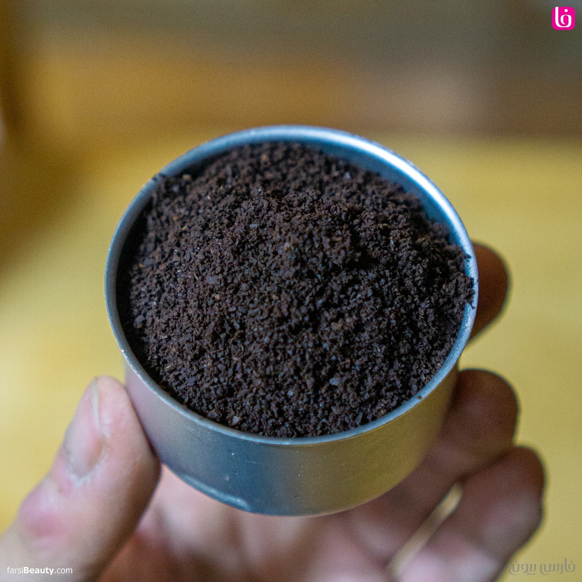 پودر قهوه برای ترک پوستی